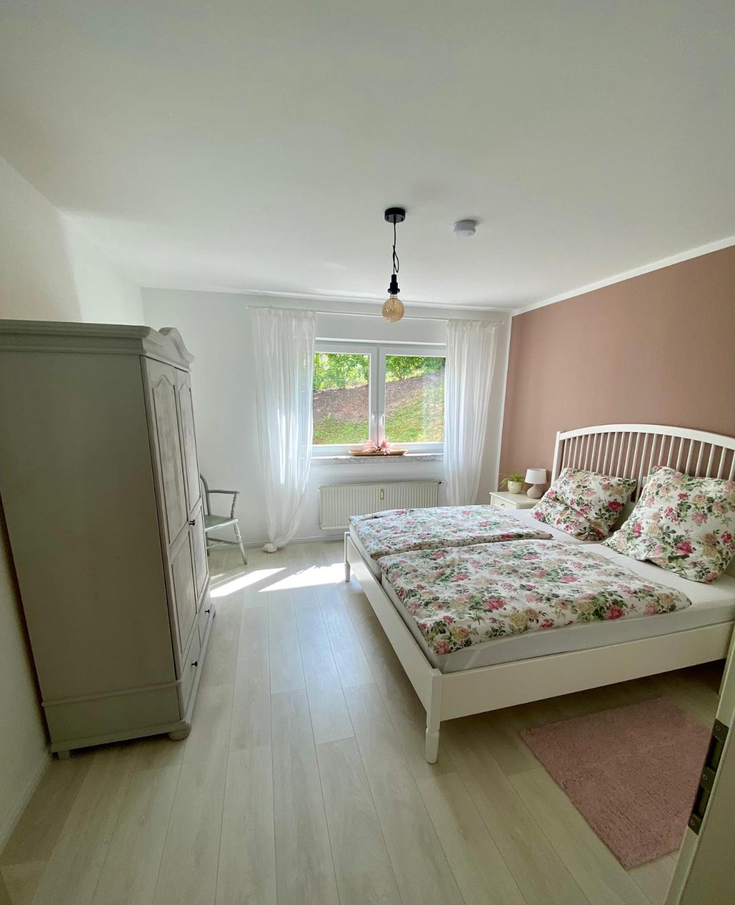 Neu: Ferienwohnung Zum Nussbaum - Landhausstil & Moseltalblick Traben-Trarbach Luaran gambar